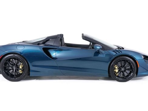 Used 2025 McLaren Artura Spider RWD image 9