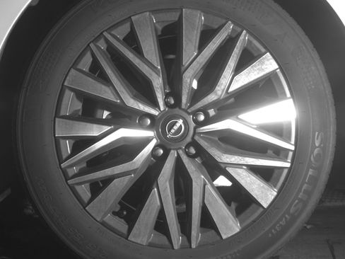 Used 2025 Nissan Altima 2.5 SV image 12