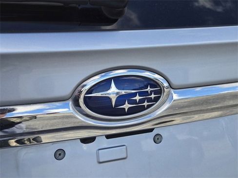 Used 2021 Subaru Ascent Premium w/ Convenience Package image 16