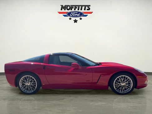 Used 2006 Chevrolet Corvette Coupe w/ Preferred Equipment Group RWD image 6