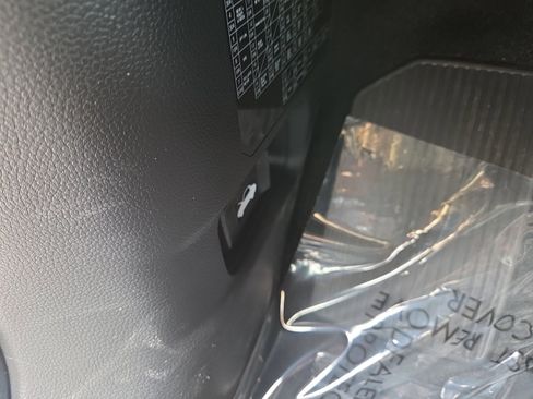 New 2025 Honda Pilot Touring image 19