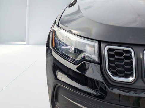 Certified 2025 Jeep Compass Sport image 8