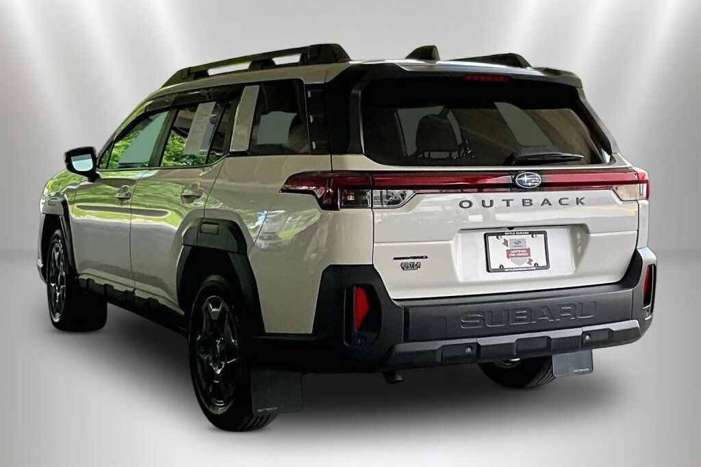 Used 2026 Subaru Outback Premium AWD/4WD image 4