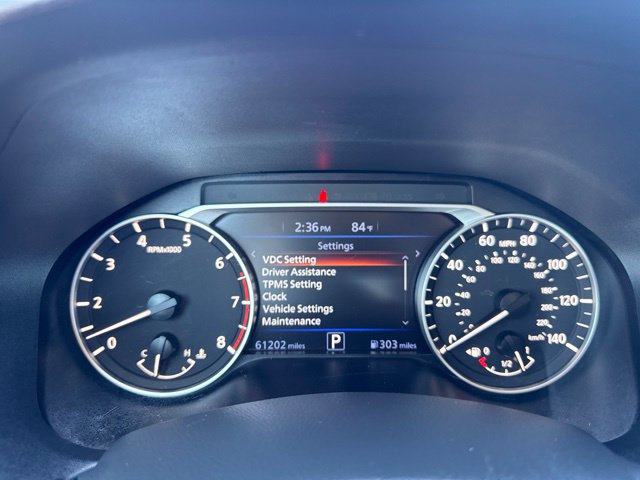 Used 2025 Nissan Altima 2.5 SV FWD image 11