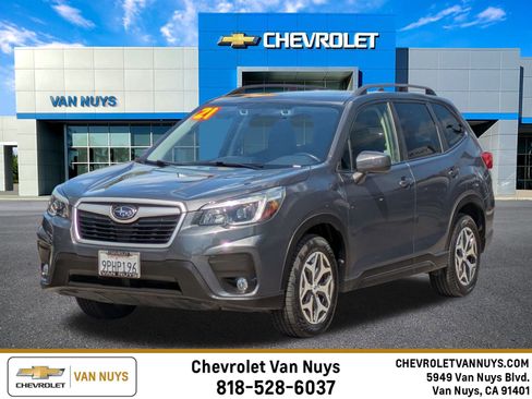 Used 2021 Subaru Forester Premium image 1
