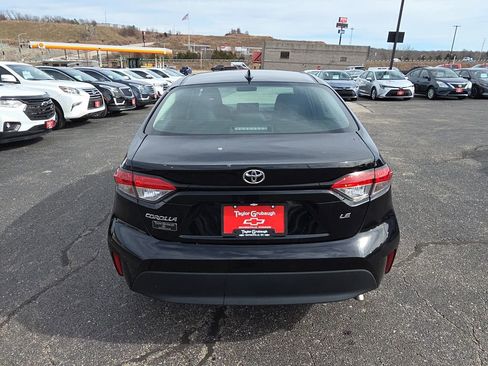 Used 2024 Toyota Corolla LE image 7