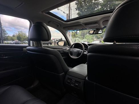 Used 2016 Lexus LS 460 w/ Comfort Package RWD image 22