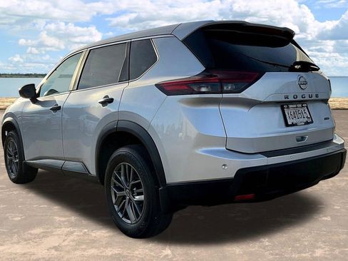 Used 2024 Nissan Rogue S image 4