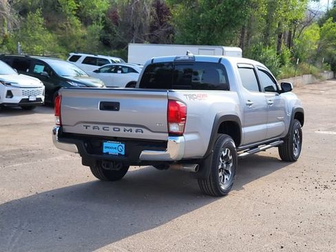 Used 2017 Toyota Tacoma TRD Off-Road w/ Tow Package (A/T) AWD/4WD image 32