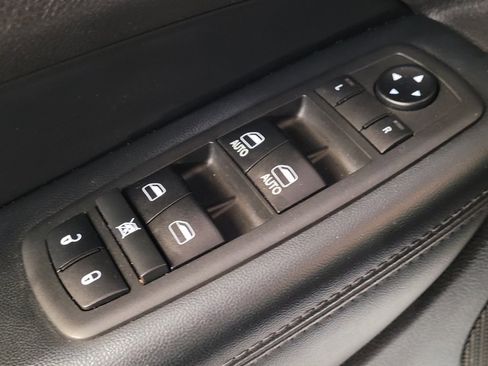 Used 2019 Jeep Grand Cherokee Altitude image 27