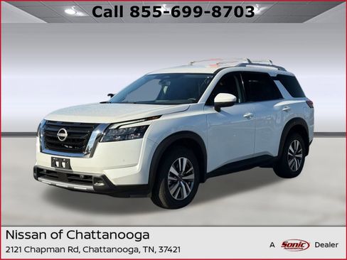 New 2025 Nissan Pathfinder SL image 1