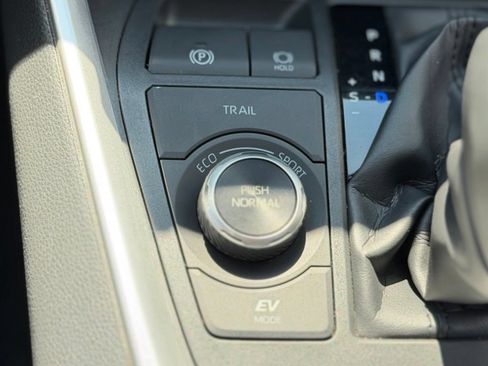 Used 2023 Toyota RAV4 XLE w/ Convenience Package AWD/4WD image 16