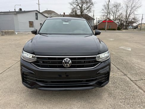 Used 2024 Volkswagen Tiguan SE R-Line image 8