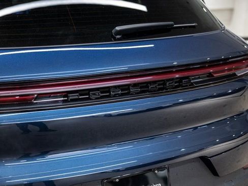 Certified 2025 Porsche Cayenne GTS AWD/4WD image 21