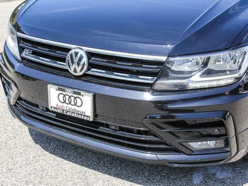 Used 2021 Volkswagen Tiguan SE R-Line FWD image 8