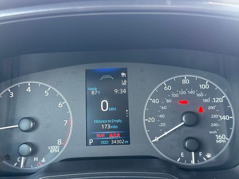 Used 2025 Toyota Corolla LE FWD image 34