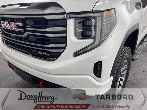 Used 2023 GMC Sierra 1500 AT4 w/ Technology Package AWD/4WD image 10