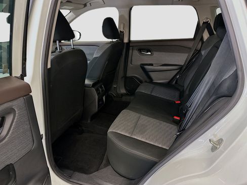 Used 2023 Nissan Rogue SV image 28