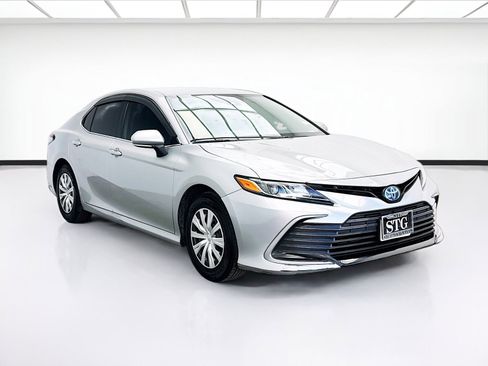 Used 2024 Toyota Camry LE FWD image 3