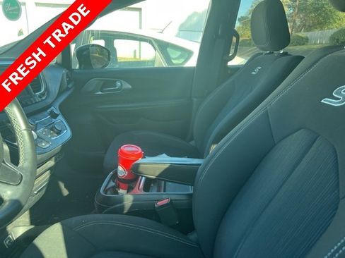 Used 2018 Chrysler Pacifica Touring Plus w/ S Appearance Package image 4