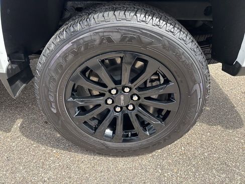 Used 2022 GMC Canyon Elevation RWD image 9