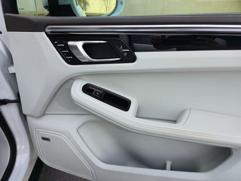 Used 2019 Porsche Macan S AWD/4WD image 22