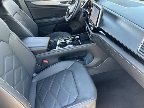 Used 2024 Volkswagen Atlas Cross Sport SE AWD/4WD image 12