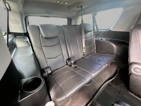 Used 2020 Cadillac Escalade ESV Luxury RWD image 30