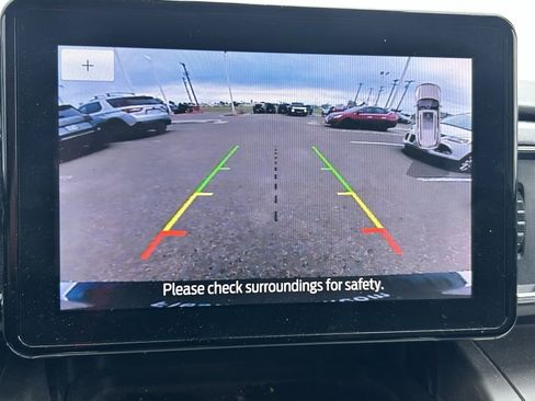 Used 2022 Ford Explorer XLT w/ Equipment Group 202A image 7