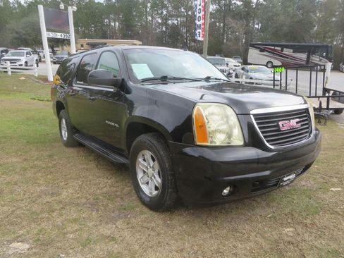 Used 2011 GMC Yukon XL SLT image 4