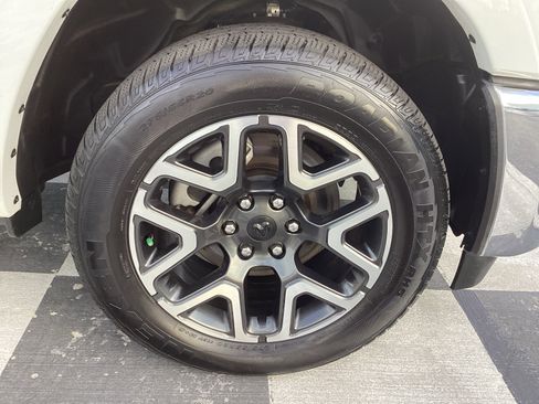 Used 2025 RAM 1500 Laramie image 23