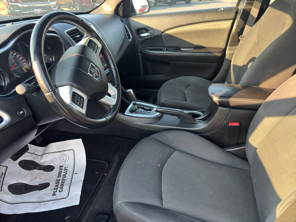 Used 2013 Dodge Avenger SXT w/ Blacktop Pkg FWD image 5