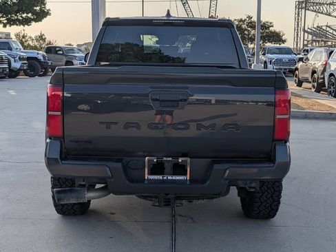 Used 2025 Toyota Tacoma TRD Sport AWD/4WD image 7