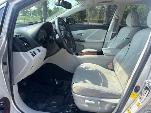 Used 2011 Toyota Venza AWD w/ Premium Pkg #2 image 12