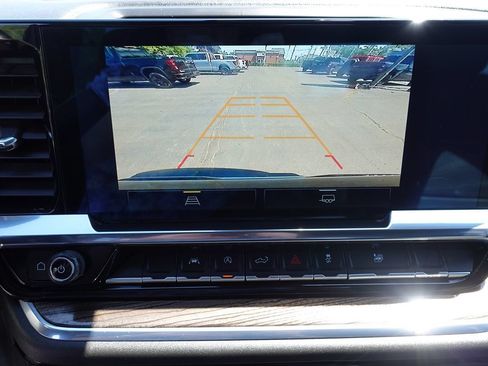 Used 2024 Chevrolet Silverado 1500 LT AWD/4WD image 43