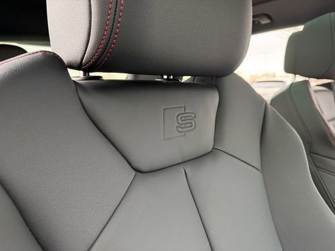 Certified 2025 Audi Q3 2.0T Premium Plus w/ Premium Plus Package image 40