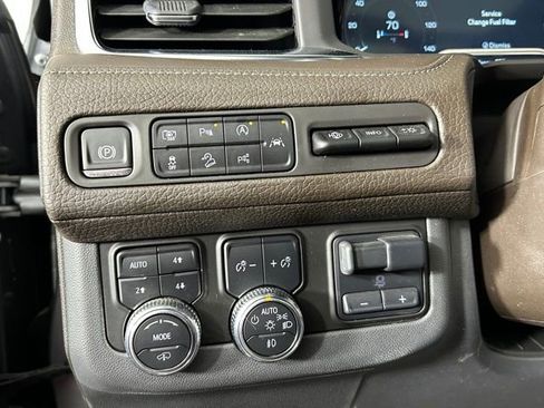 Used 2024 GMC Yukon Denali w/ Denali Reserve Package AWD/4WD image 18