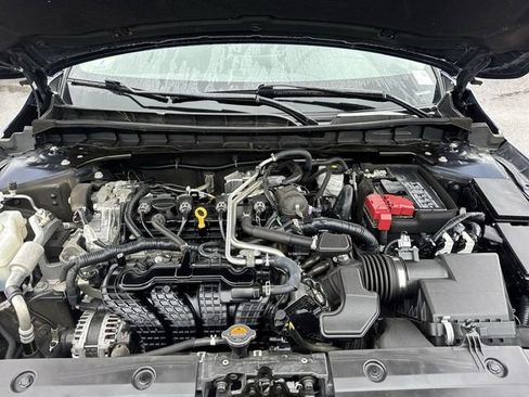 Used 2024 Nissan Altima 2.5 SR FWD image 21
