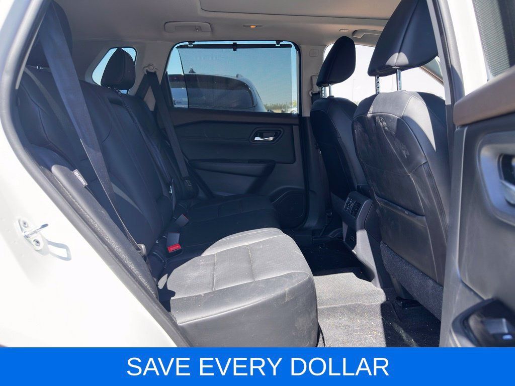 Used 2023 Nissan Rogue SV w/ SV Premium Package FWD image 19