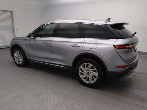 Used 2022 Lincoln Corsair image 3