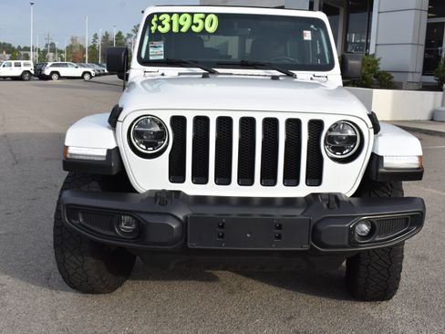 Used 2019 Jeep Wrangler Unlimited Sahara image 4