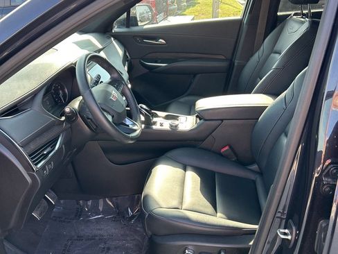 Used 2023 Cadillac XT4 Sport FWD image 4
