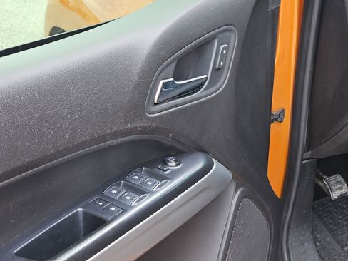 Used 2017 Chevrolet Colorado LT image 12