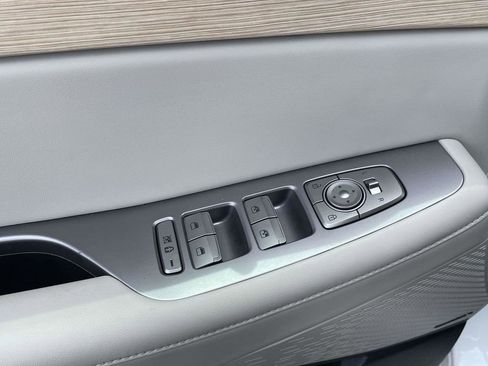 Used 2024 Hyundai Palisade Limited FWD image 18