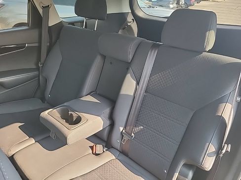 Used 2017 Kia Sorento AWD w/ LX Convenience Package image 11