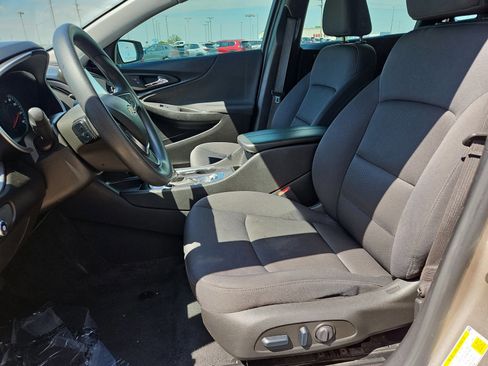Used 2025 Chevrolet Malibu LT FWD image 7