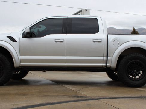 Used 2019 Ford F150 Raptor w/ Equipment Group 802A Luxury image 36