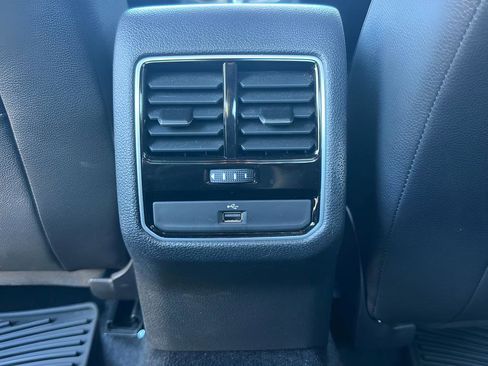 Used 2017 Volkswagen Passat 1.8T SE FWD image 40