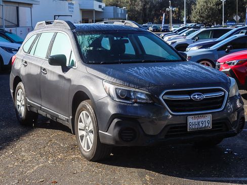 Used 2019 Subaru Outback 2.5i image 3