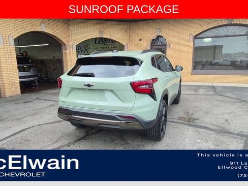 Used 2024 Chevrolet Trax ACTIV w/ Sunroof Package FWD image 9